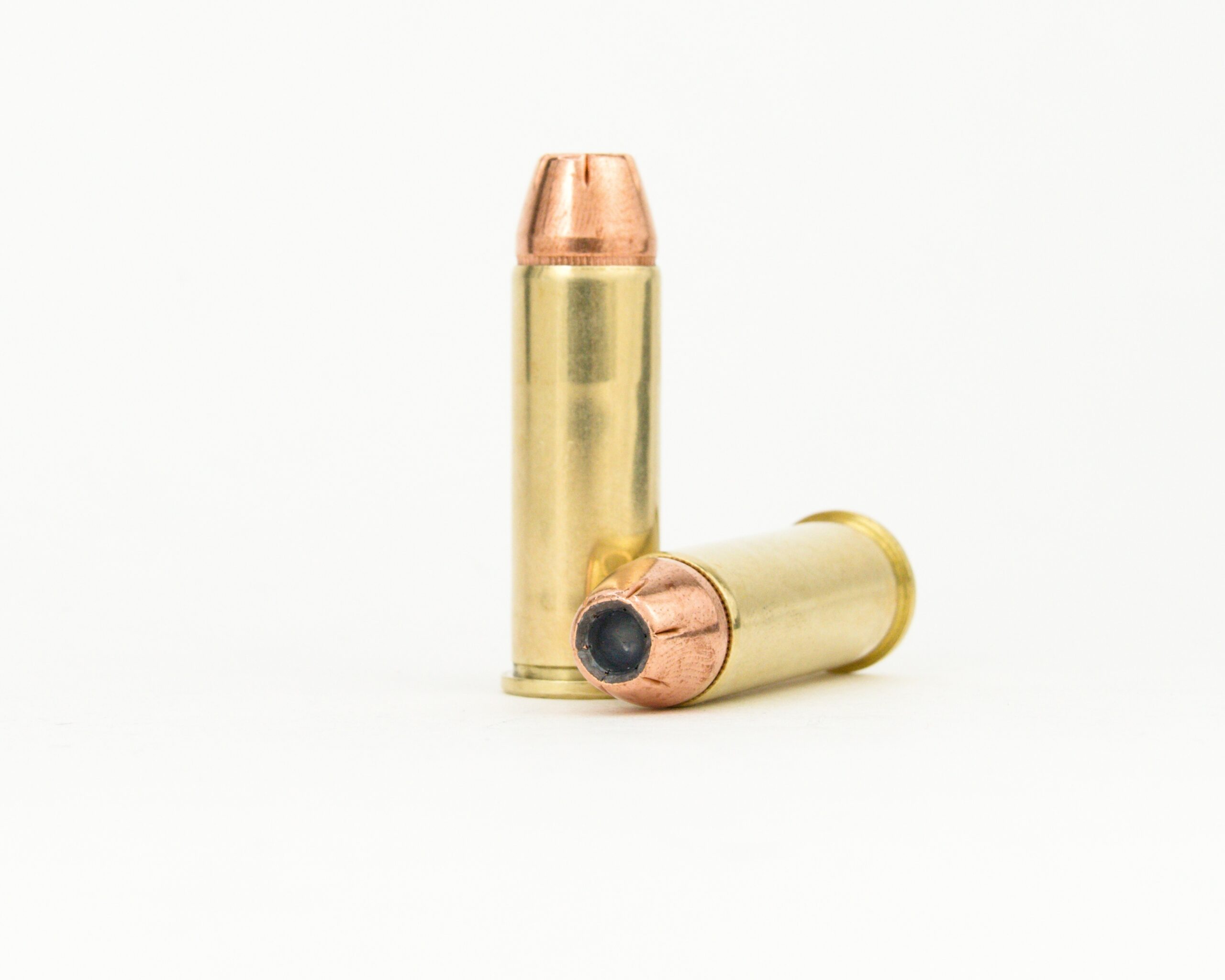 44 Remington Magnum Ammo w 240 Grain Hornady XTP Bullets 50 Rnds-img-2