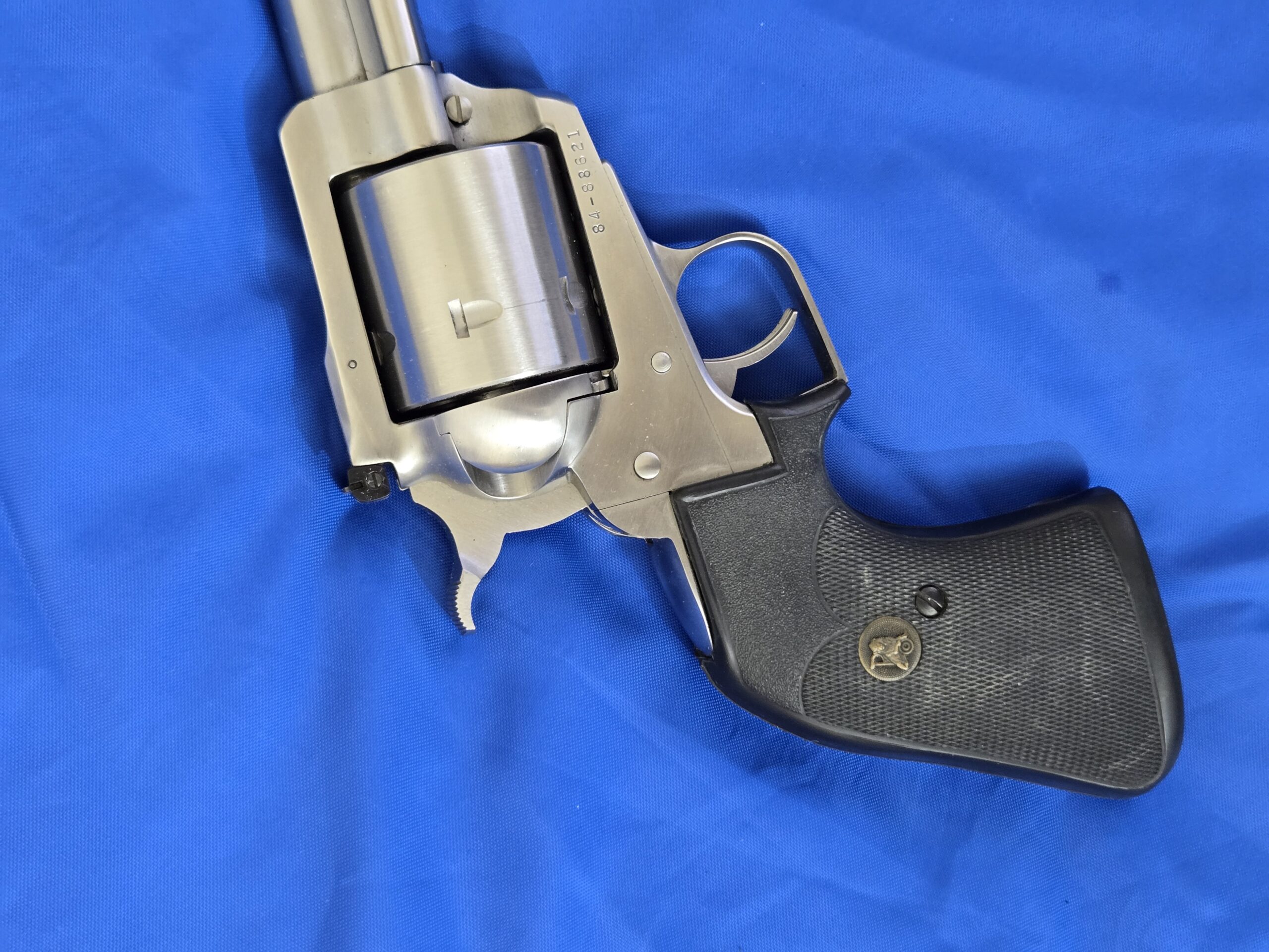 The Frontier Still Speaks — Ruger Super Blackhawk .44 Magnum 7.5" Brushed Stainless, Box & Papers - Image 3