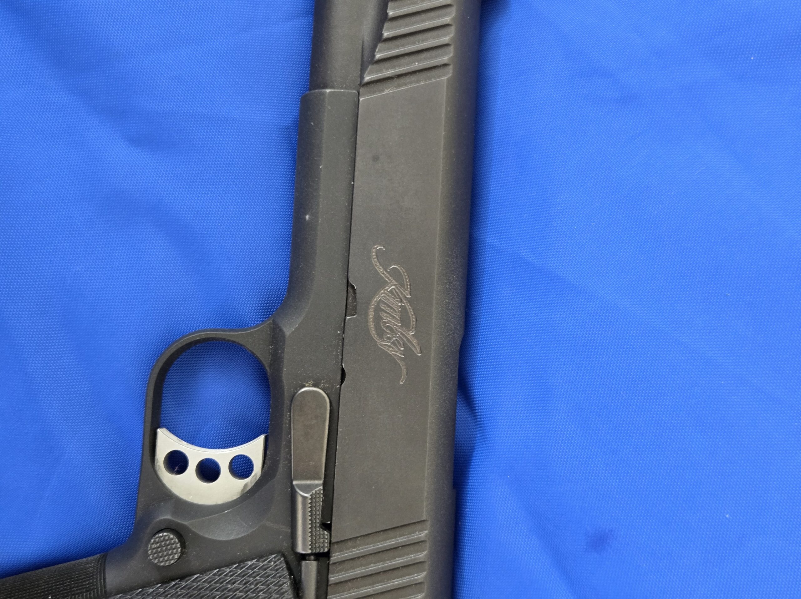 Confidence in Steel — Kimber Custom TLE II .45 ACP Original Case, Three Magazines - Image 5